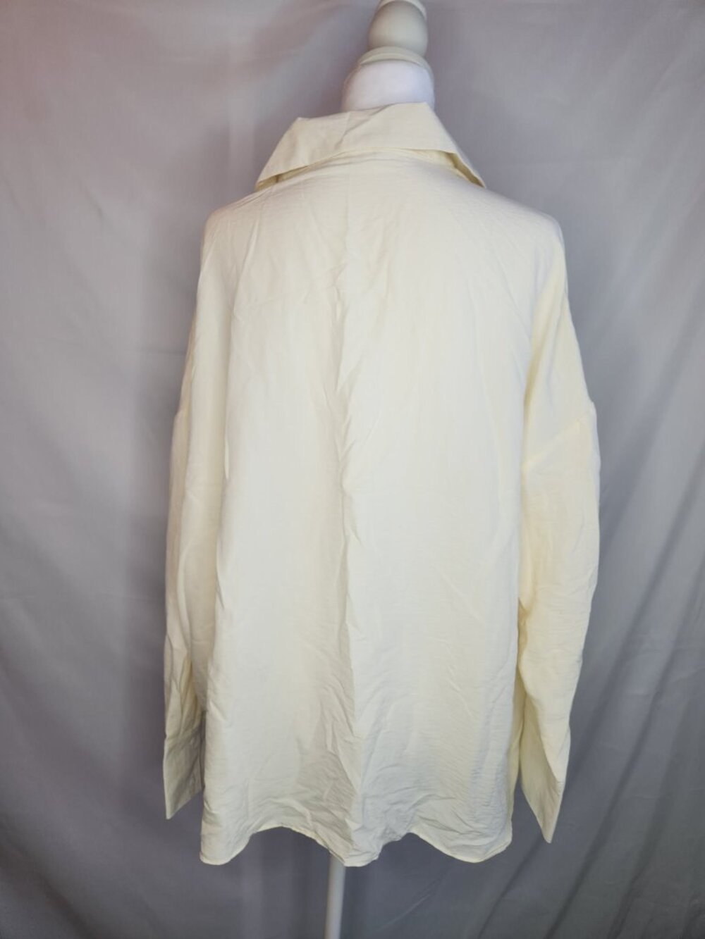 Collared Cream Blouse - Picture 4 of 5